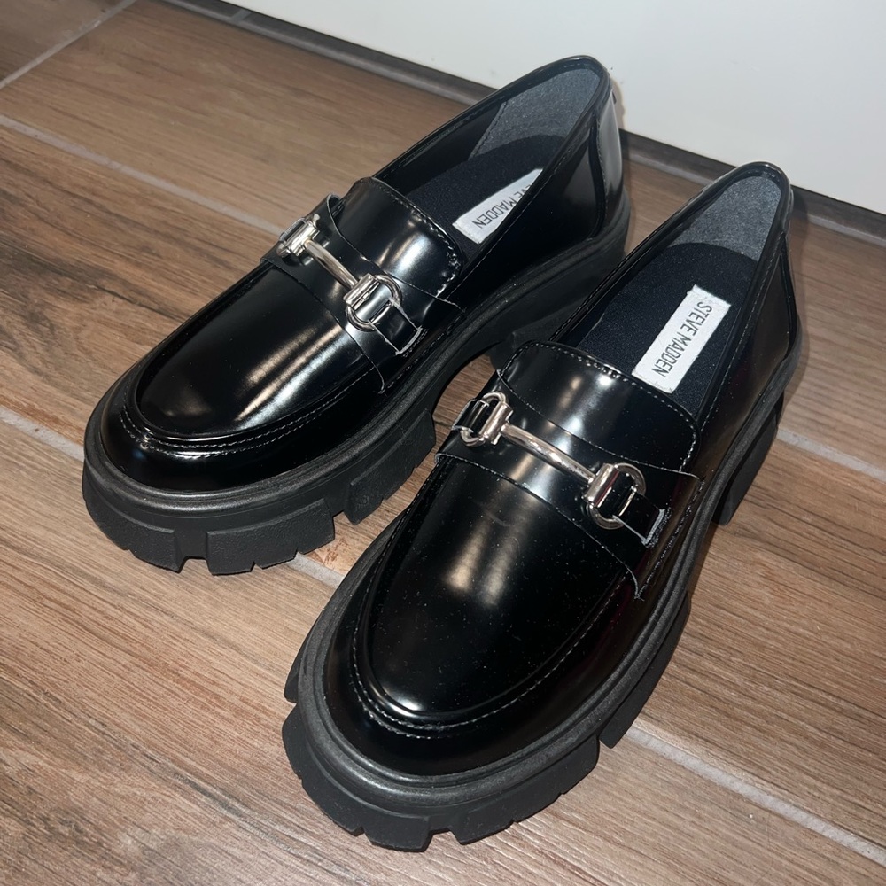 Steve Madden black shiny leather platform loafers
